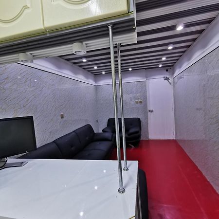 Cloud9 Premium Hostel Dubai Exterior photo